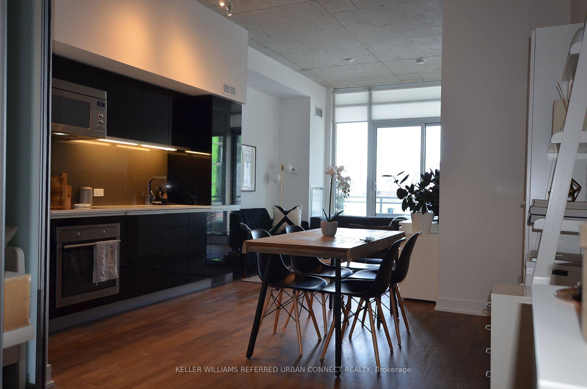 Toronto C01, ON M6J 0E5,20 Minowan Miikan LN #316