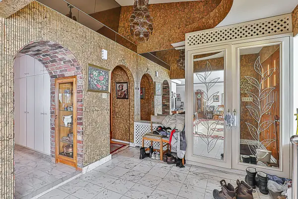 Toronto C06, ON M3H 4W2,16 Blue Forest DR