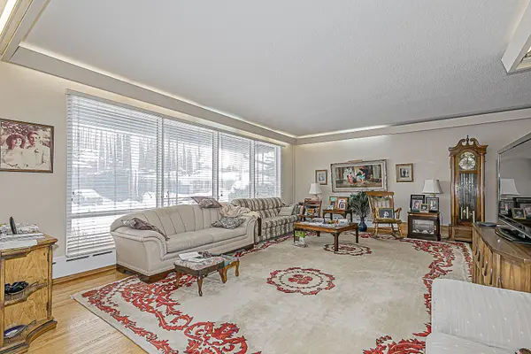 Toronto C06, ON M3H 4W2,16 Blue Forest DR