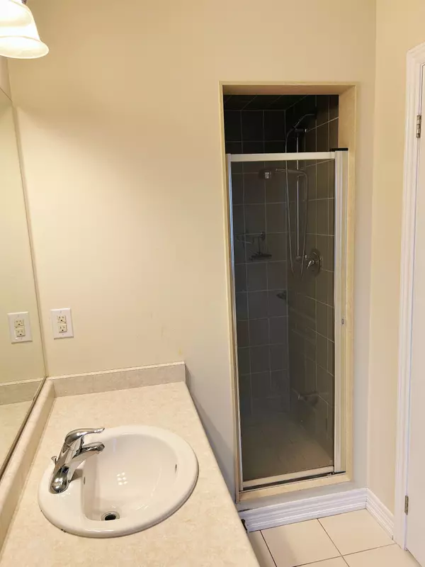 Markham, ON L6B 0V9,271 Riverlands AVE