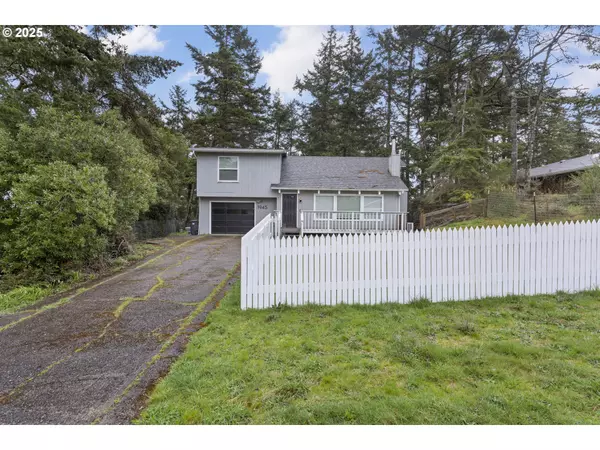 North Bend, OR 97459,1945 OAK ST