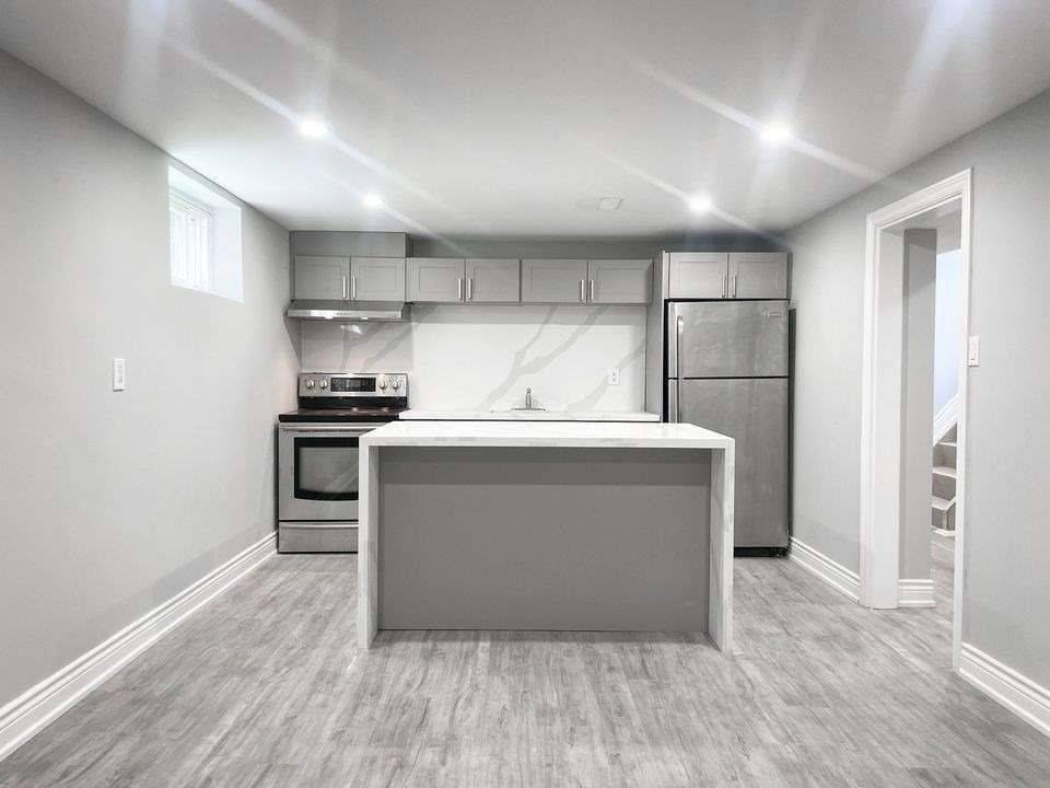 Hamilton, ON L9A 3C7,99 WARREN AVE #Basement