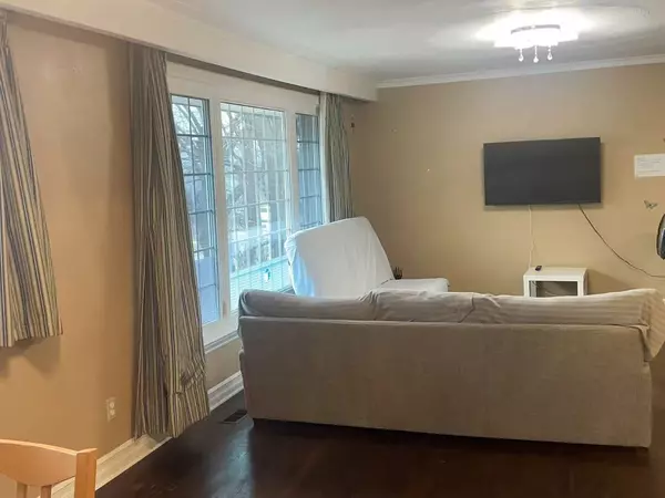 Toronto C13, ON M3A 1N4,6 Royal Doulton DR #Main
