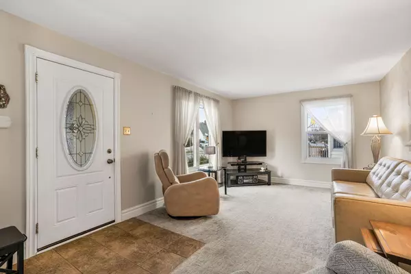 Carlington - Central Park, ON K1Z 7P4,237 Crerar AVE