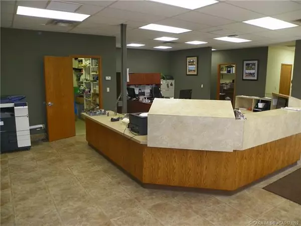 Red Deer, AB T4P 3Y6,3-7320 Johnstone DR
