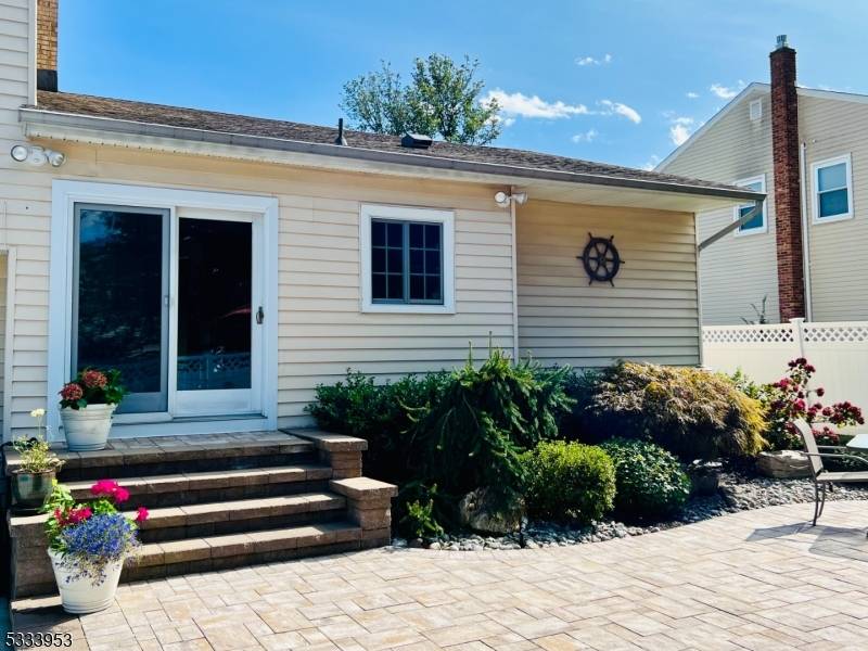 Edison Twp., NJ 08820,25 Heritage Dr
