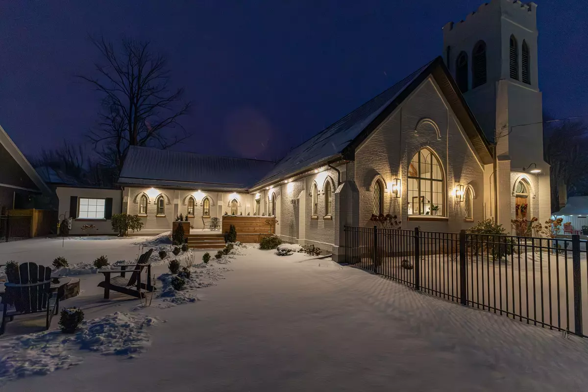 North Middlesex, ON N0M 2K0,155 Broadway ST