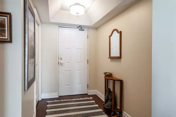 Stratford, ON N5A 7S3,30 Front ST #203
