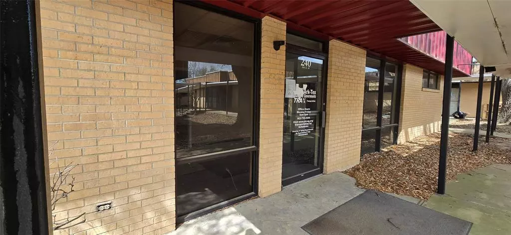 240 SE 10th Street #5, Paris, TX 75460