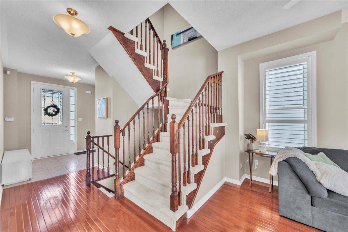 Clarington, ON L1B 1R6,51 Hodnett CRES
