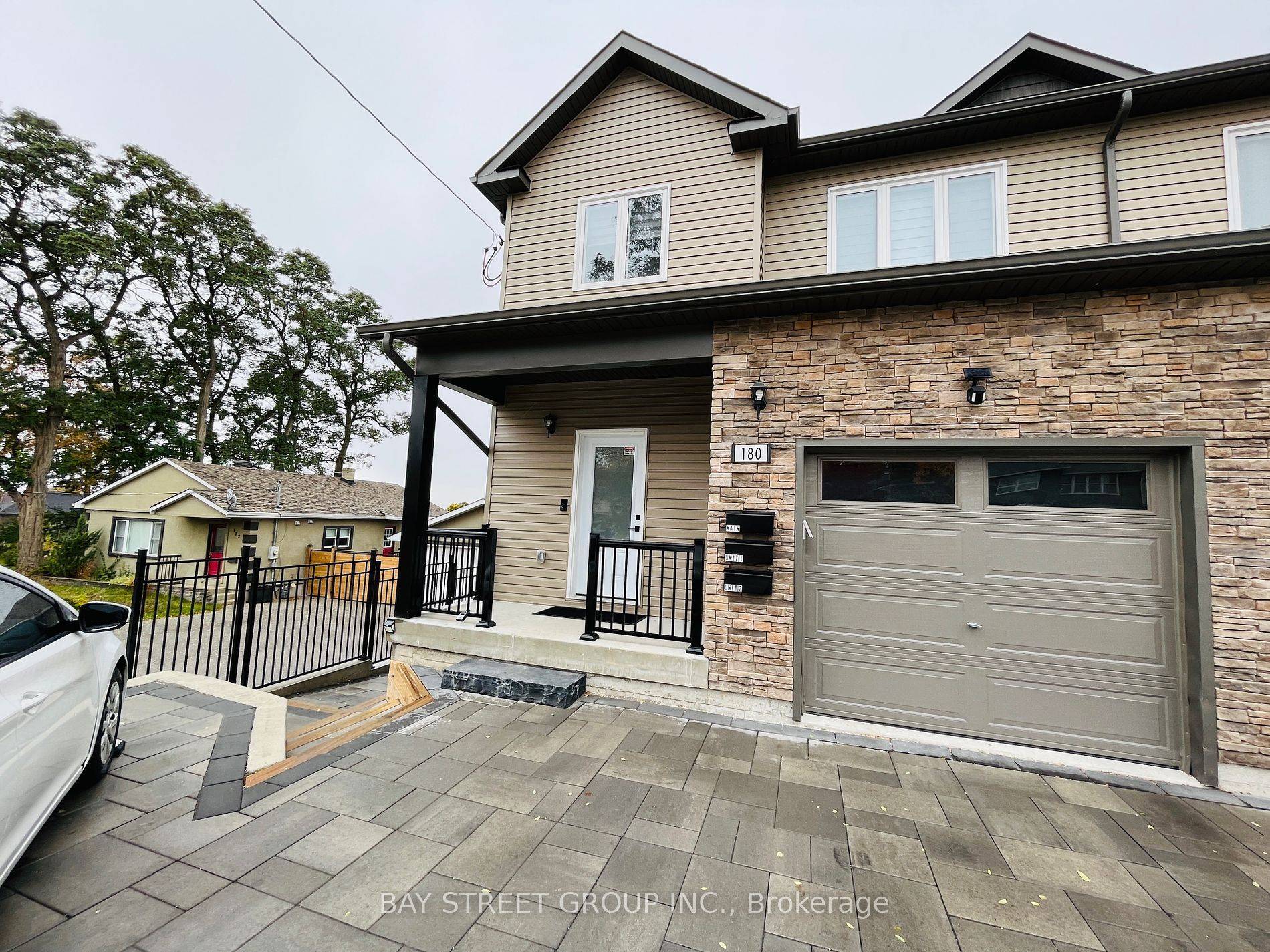 180 Ardagh (LOWER) RD, Barrie, ON L4N 3V6