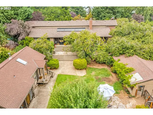 19378 CENTRAL POINT RD, Oregon City, OR 97045