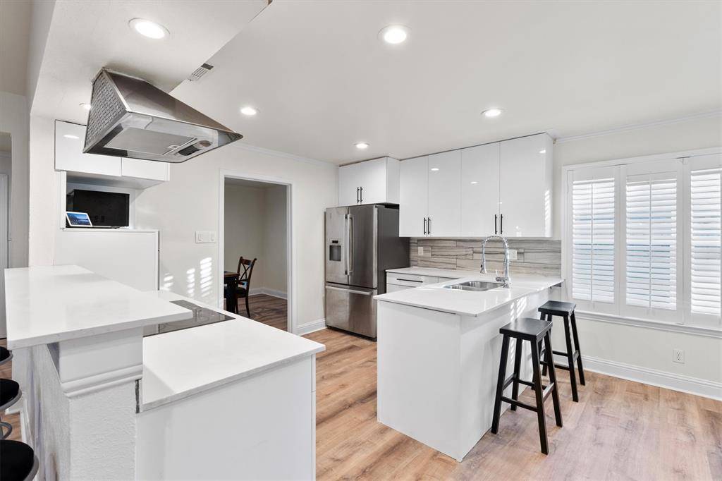 Dallas, TX 75220,9911 Dale Crest Drive