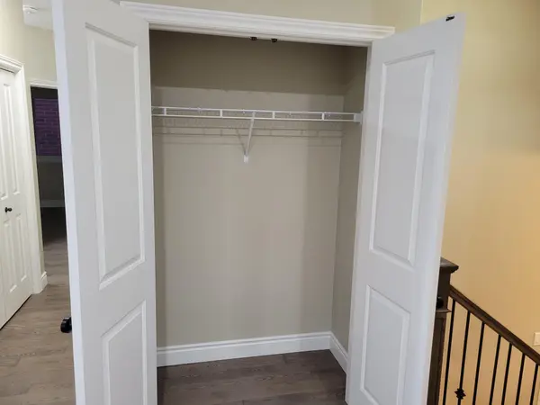 Quinte West, ON K8R 0A1,89 Ledgerock CT