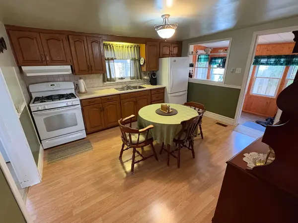 Chatham-kent, ON N8A 4H1,518 Nelson ST