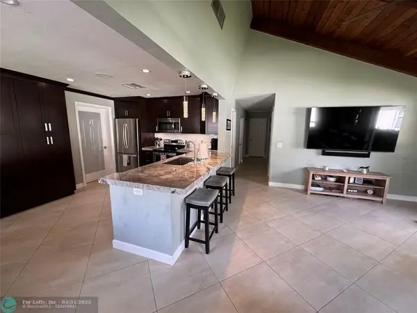 Davie, FL 33328,3665 W Bell Dr #44