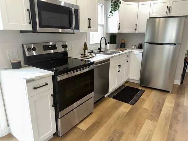 Southwold, ON N5P 3T2,40032 Talbot Line W