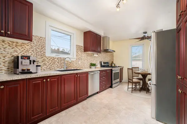 Carlington - Central Park, ON K1Z 7X8,1460 Larose AVE