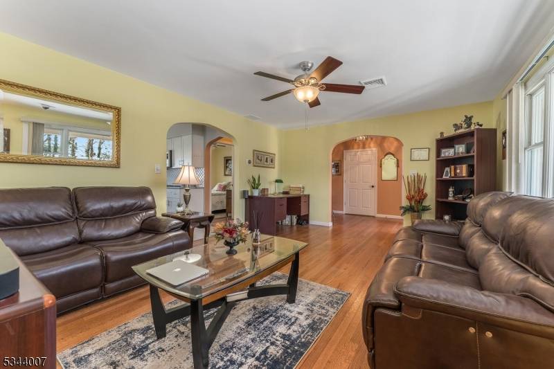 Lopatcong Twp., NJ 08865,519 Lynda Rd