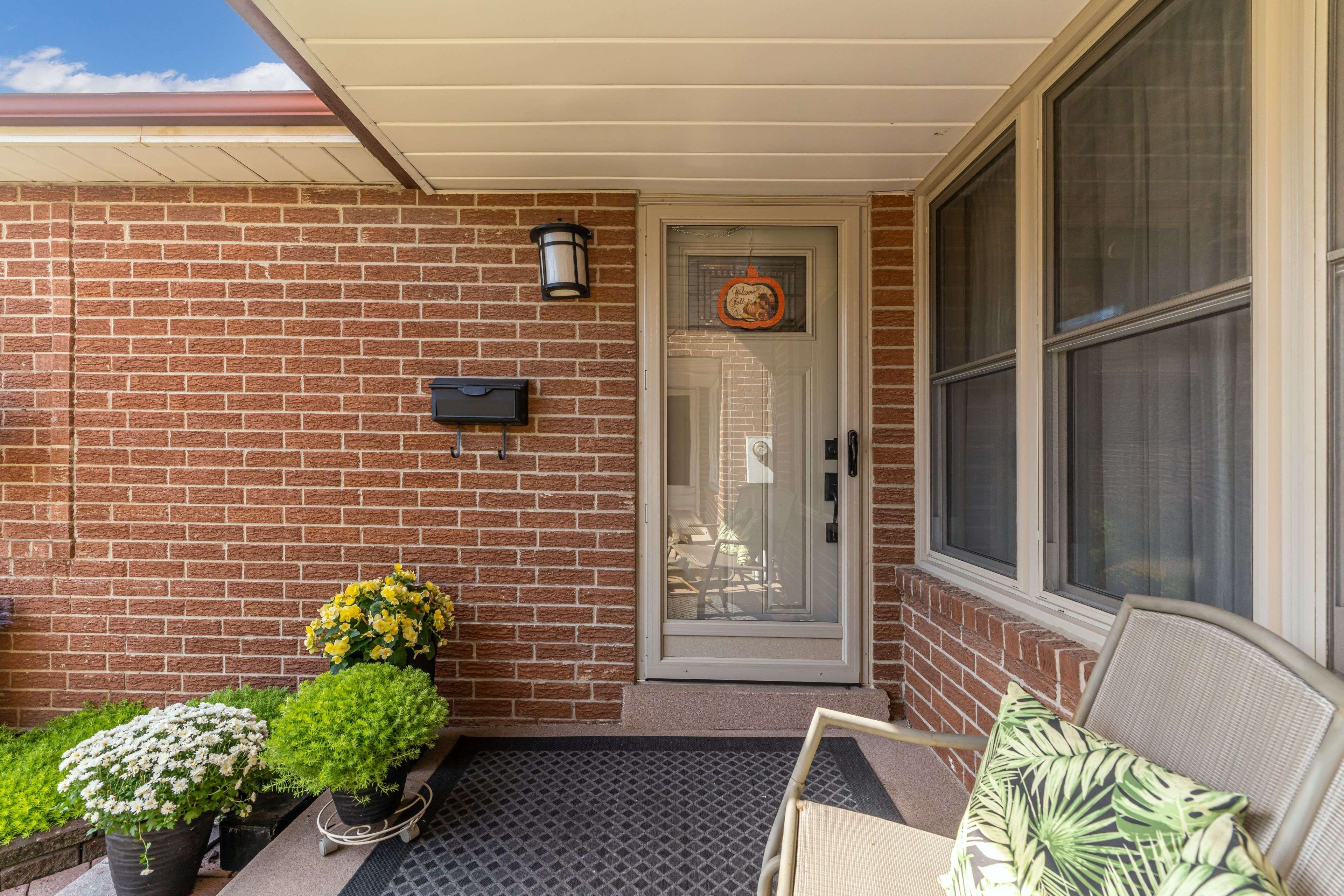 Richmond Hill, ON L4C 5V7,36 Lund ST