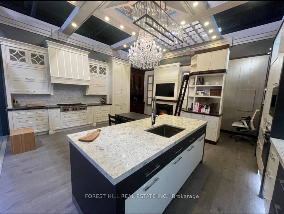 Vaughan, ON L4K 1Z8,7250 Keele ST #60