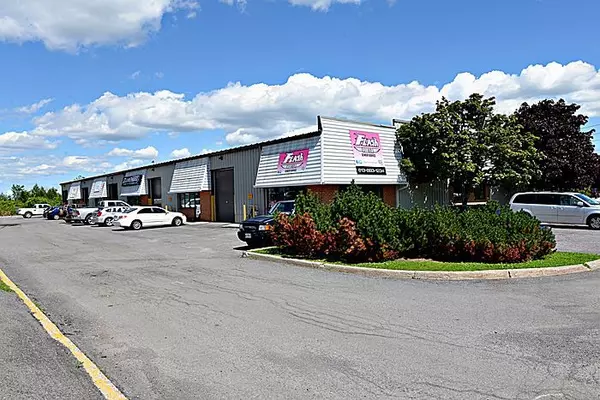 Kanata, ON K2S 1E7,135 Iber RD #7