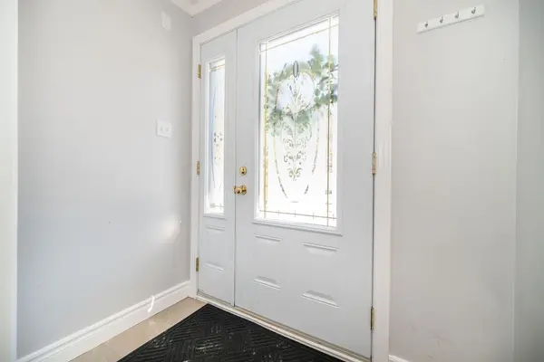 Deep River, ON K0J 1P0,8 Sumac CT