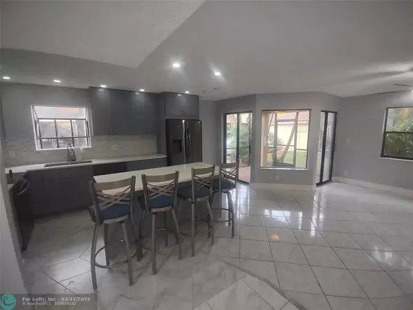 Coral Springs, FL 33071,8467 Shadow Ct #4-6