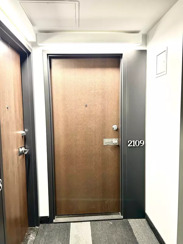 Ottawa Centre, ON K1P 0C8,199 Slater ST #2109