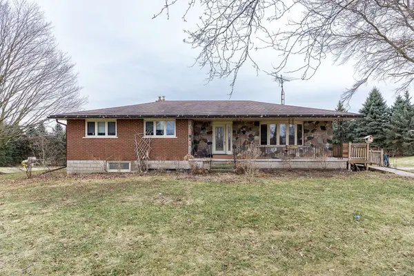Puslinch, ON N3C 2V4,7123 Smith RD