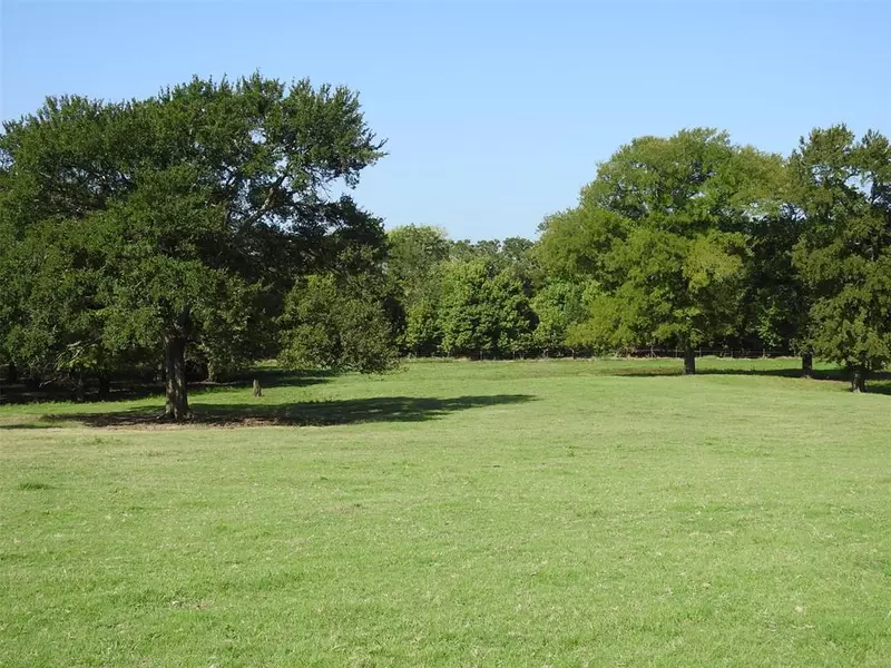 1380 County Rd 1504, Bonham, TX 75418