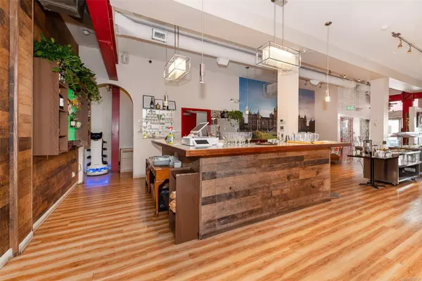 1015 Fort St, Victoria, BC V8V 3K5