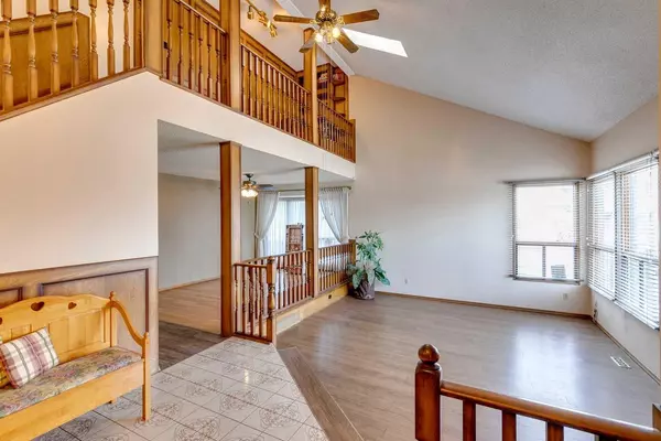 Calgary, AB T2E 7V2,27 Mchugh RD NE