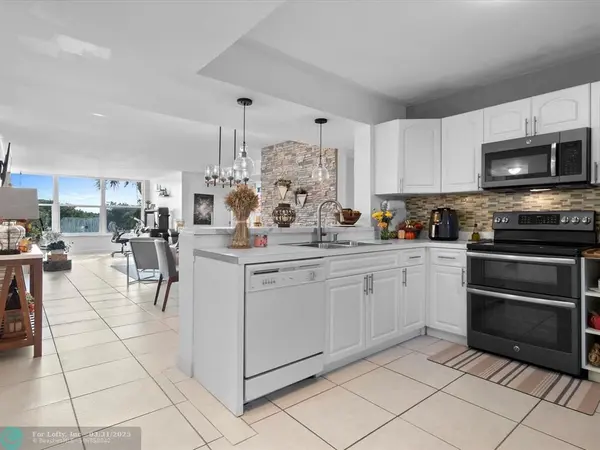 Coconut Creek, FL 33066,4134 S Carambola Cir #H303