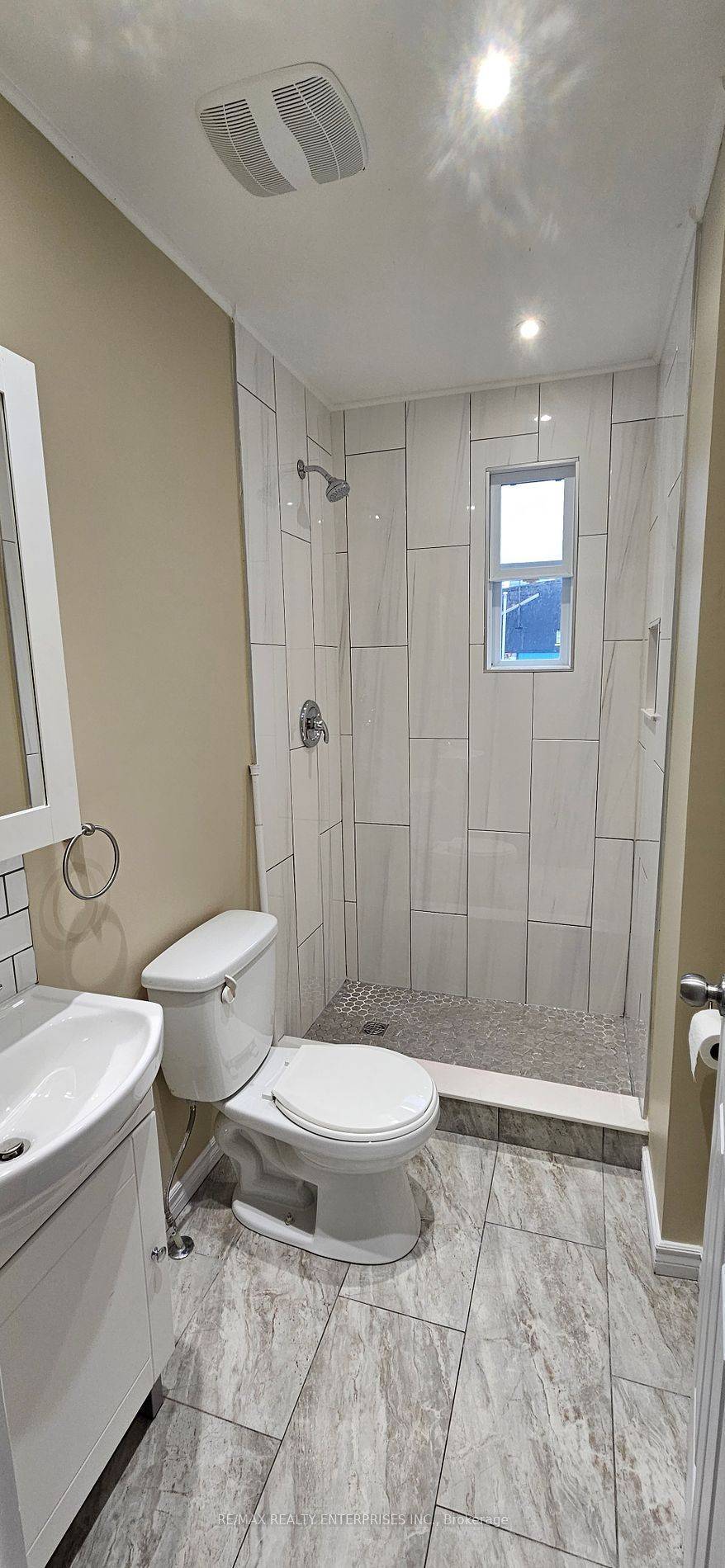Hamilton, ON L8N 1V1,59 Young ST #2