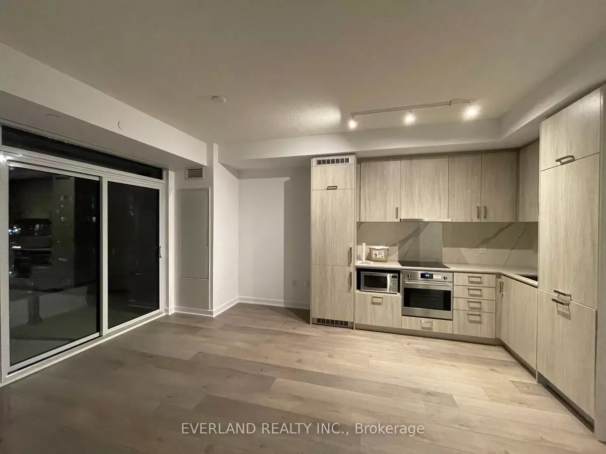Vaughan, ON L4K 0N5,60 Honeycrisp CRES #1118