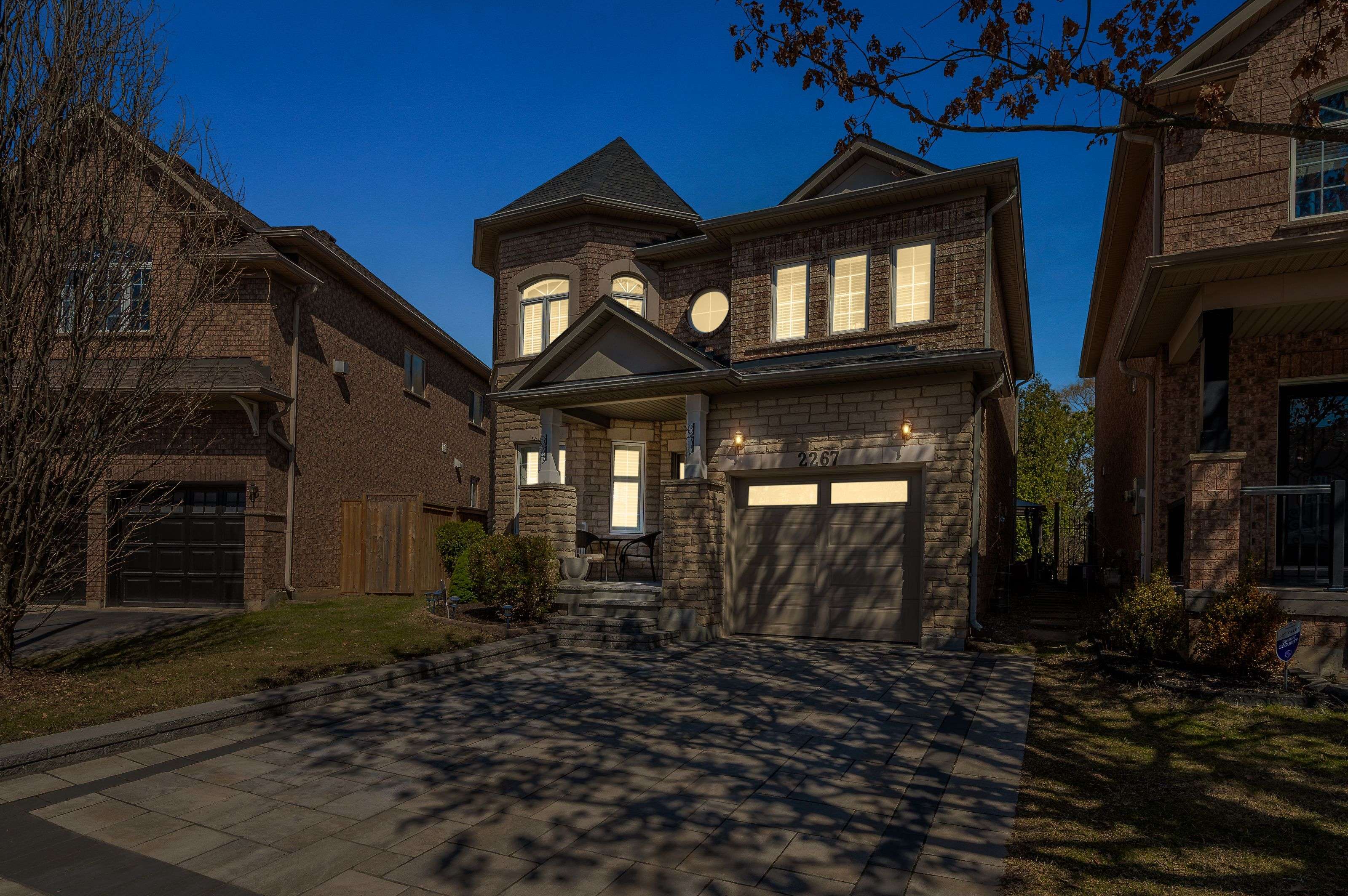 Burlington, ON L7L 6Y6,2267 Empire CRES