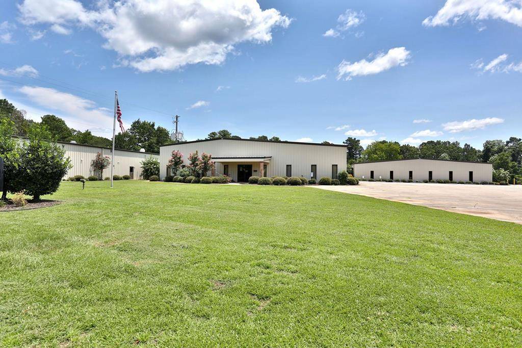 2 Hummingbird LN, Eufaula, AL 36027