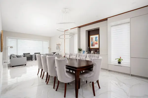 Toronto C04, ON M6B 1M9,313 Hillhurst BLVD