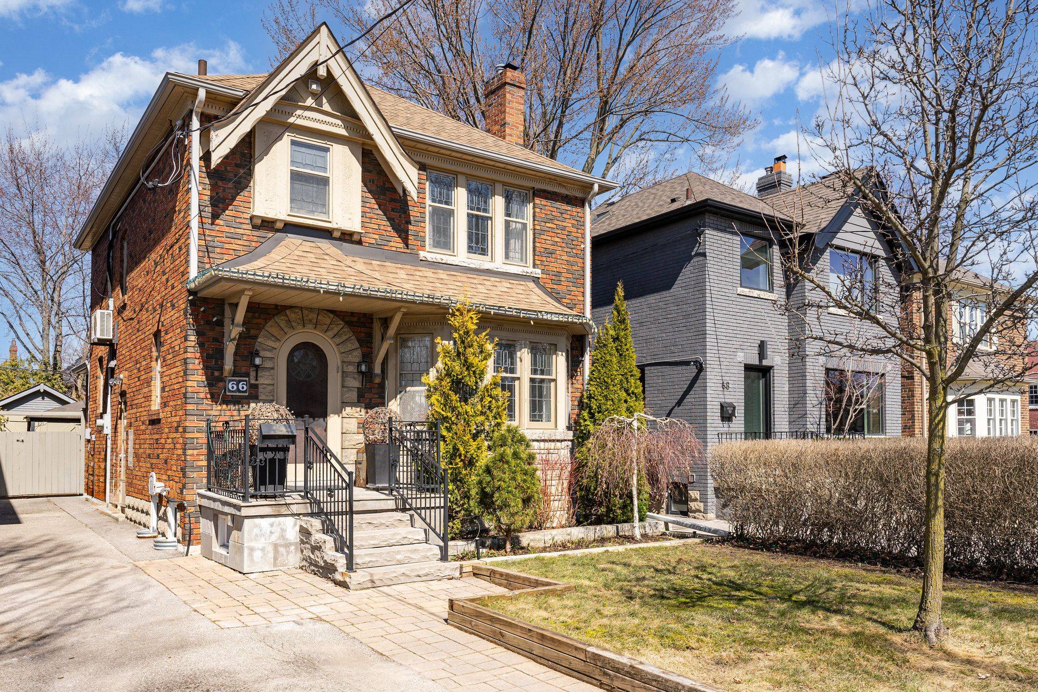 Toronto C11, ON M4G 1H3,66 Sutherland DR
