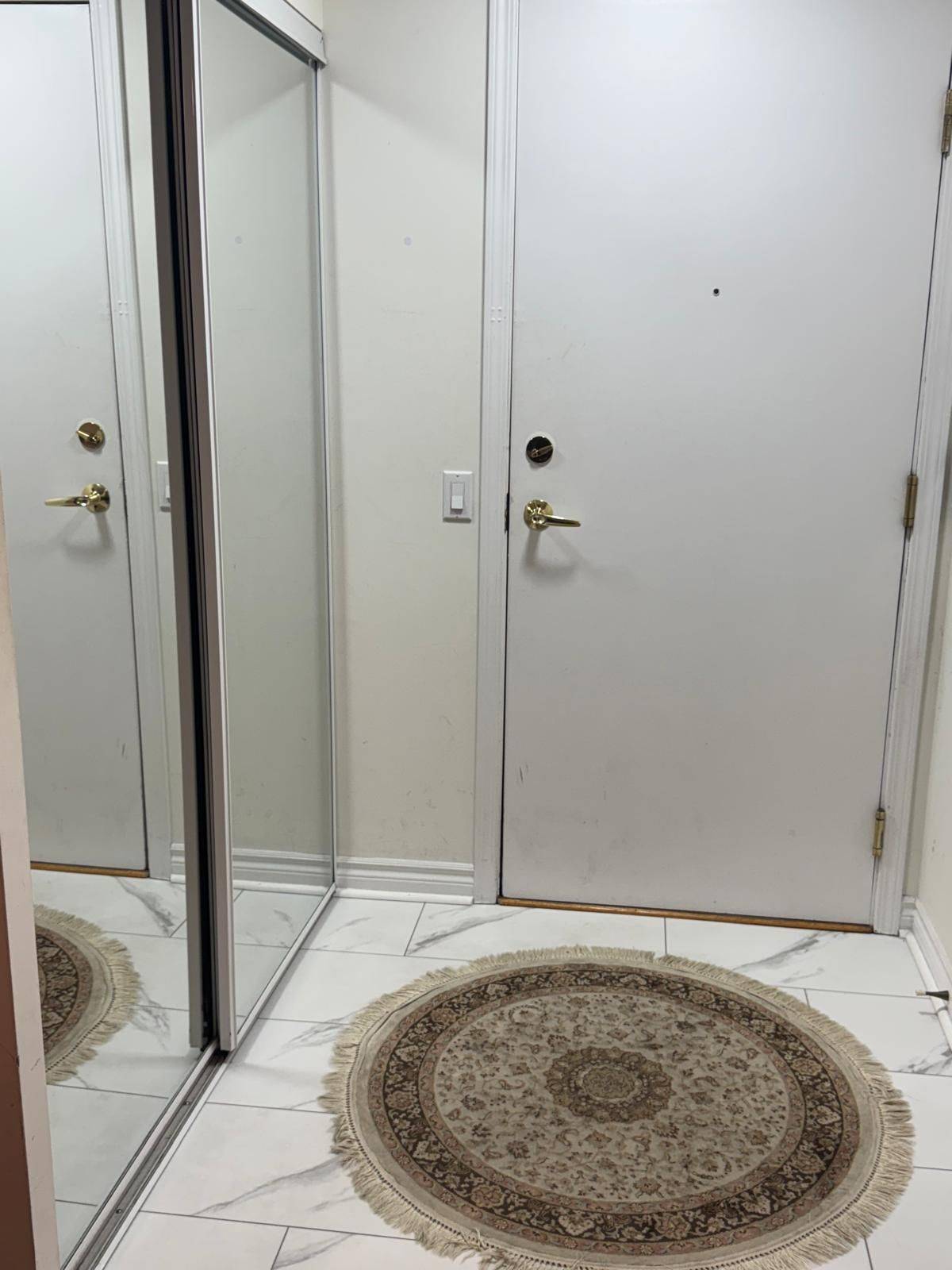 Mississauga, ON L5R 3Z5,35 Kingsbridge Garden CIR #810