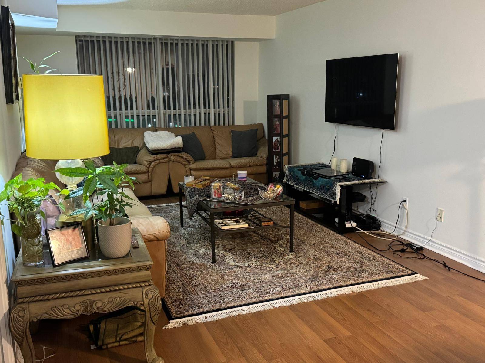 Mississauga, ON L5R 3Z5,35 Kingsbridge Garden CIR #810