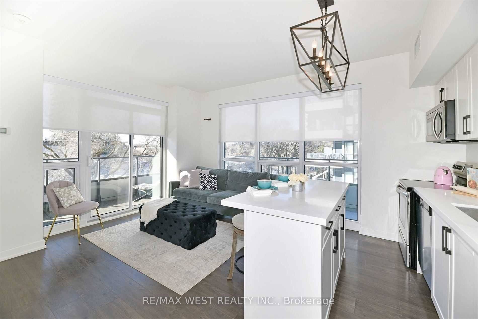 Toronto W06, ON M8V 0C2,2212 Lake Shore BLVD W #506