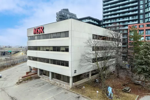 Toronto C06, ON M3H 2V2,2 Tippett RD #First floor