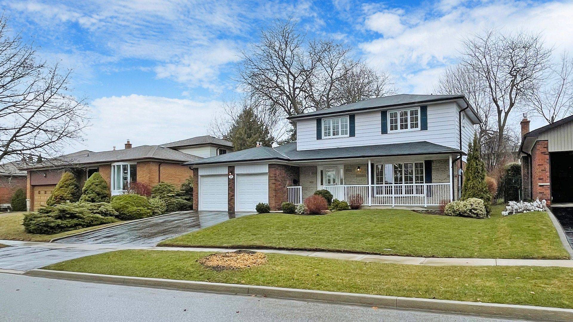 Toronto E09, ON M1E 4L6,23 CREEKWOOD DR