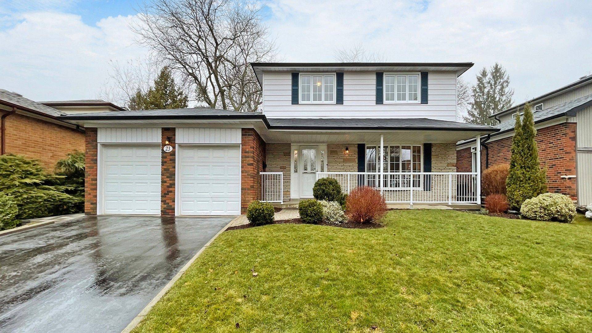 Toronto E09, ON M1E 4L6,23 CREEKWOOD DR