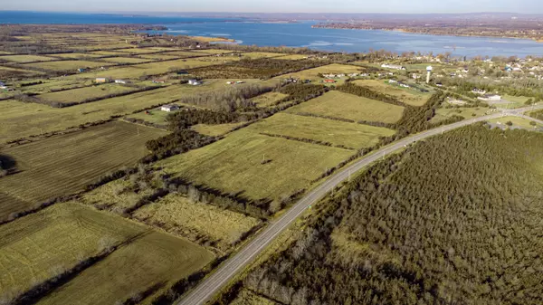Prince Edward County, ON K0K 1T0,19931 Loyalist Pkwy