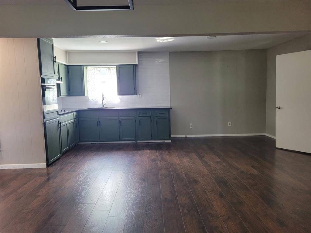 Blooming Grove, TX 76626,105 W College Street