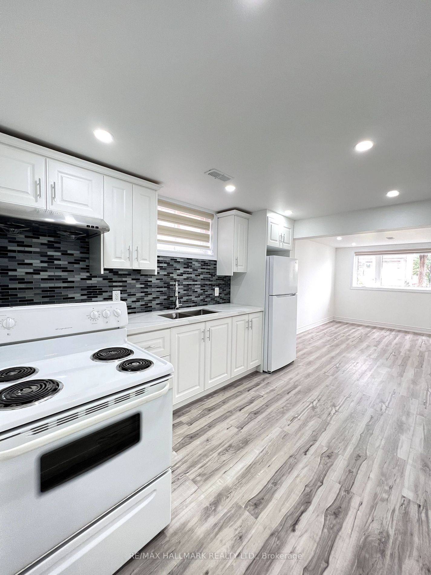 Toronto W03, ON M6M 1P5,20 Holwood AVE #1