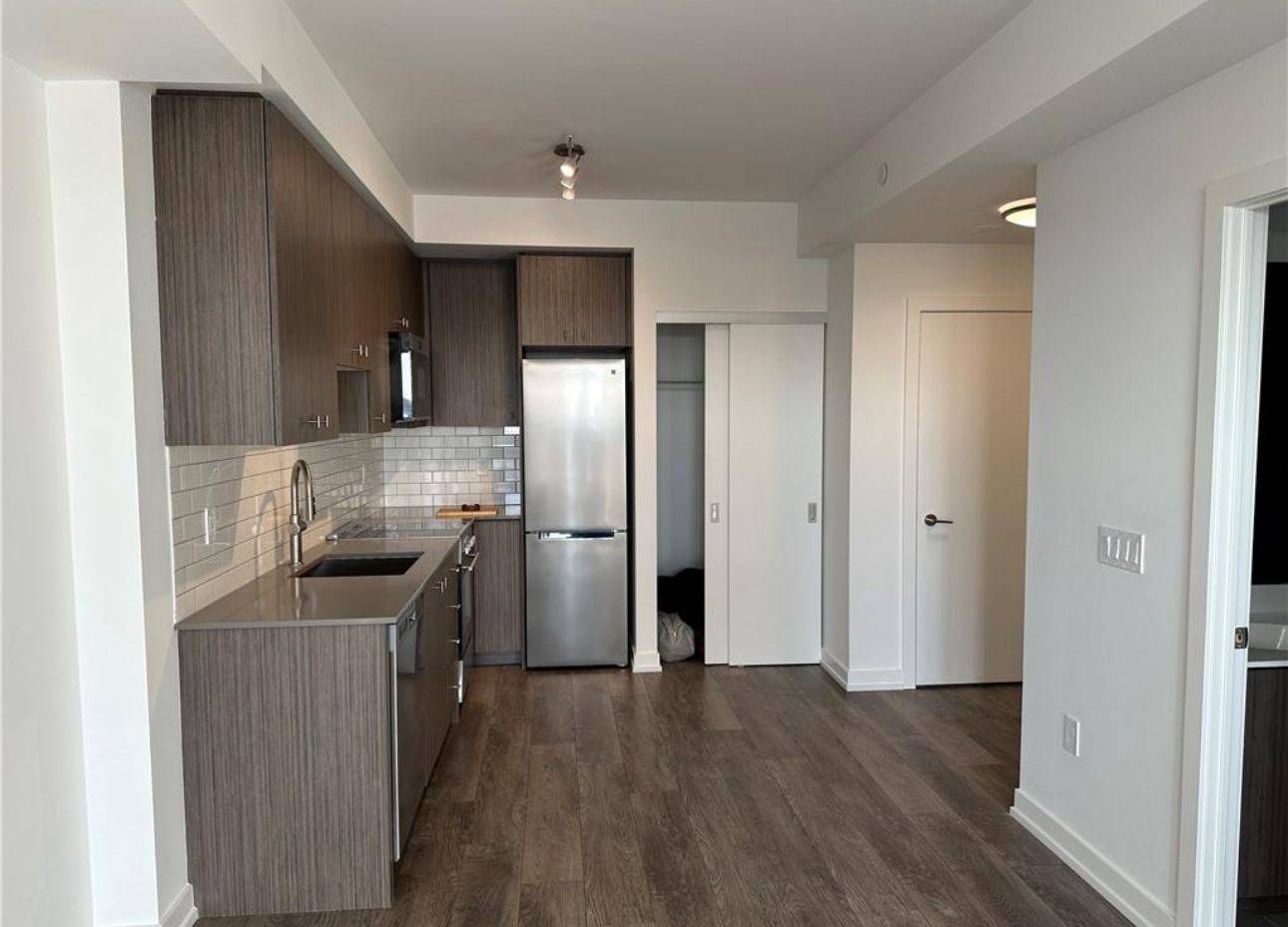 Kitchener, ON N2G 0E4,15 Wellington ST S #507